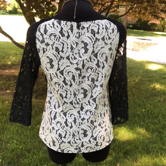 Ann Taylor black&white lace top EUC!! - Picture 5 of 8